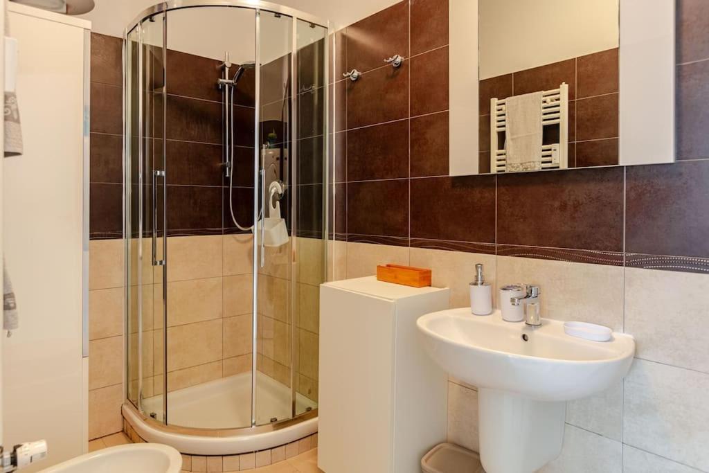 Bright & Cozy, Easy To Reach In Apartamento Florencia