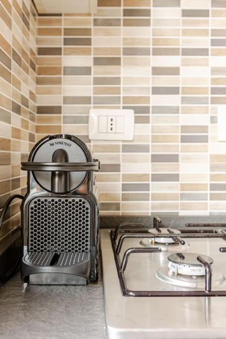 Bright & Cozy, Easy To Reach In Apartamento